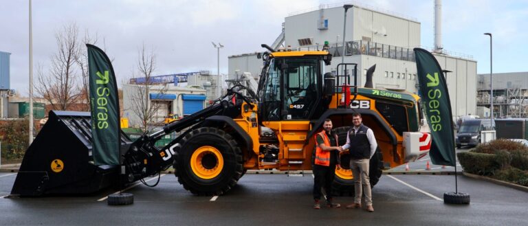 L-r James Woolley, Seras Site Manager, Kieron Tiller Gunn JCB Construction Sales